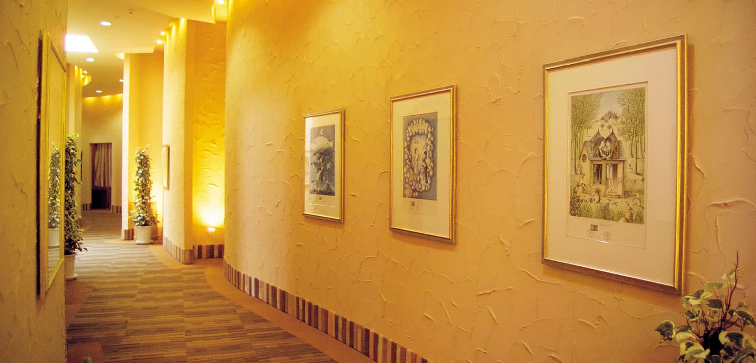 Image: The Art Hallway “Love Promenade”