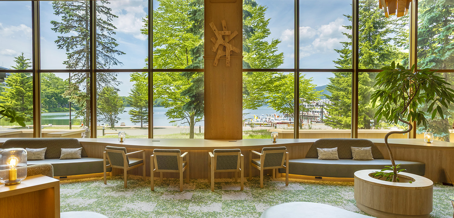 Image: Lobby & Front Desk